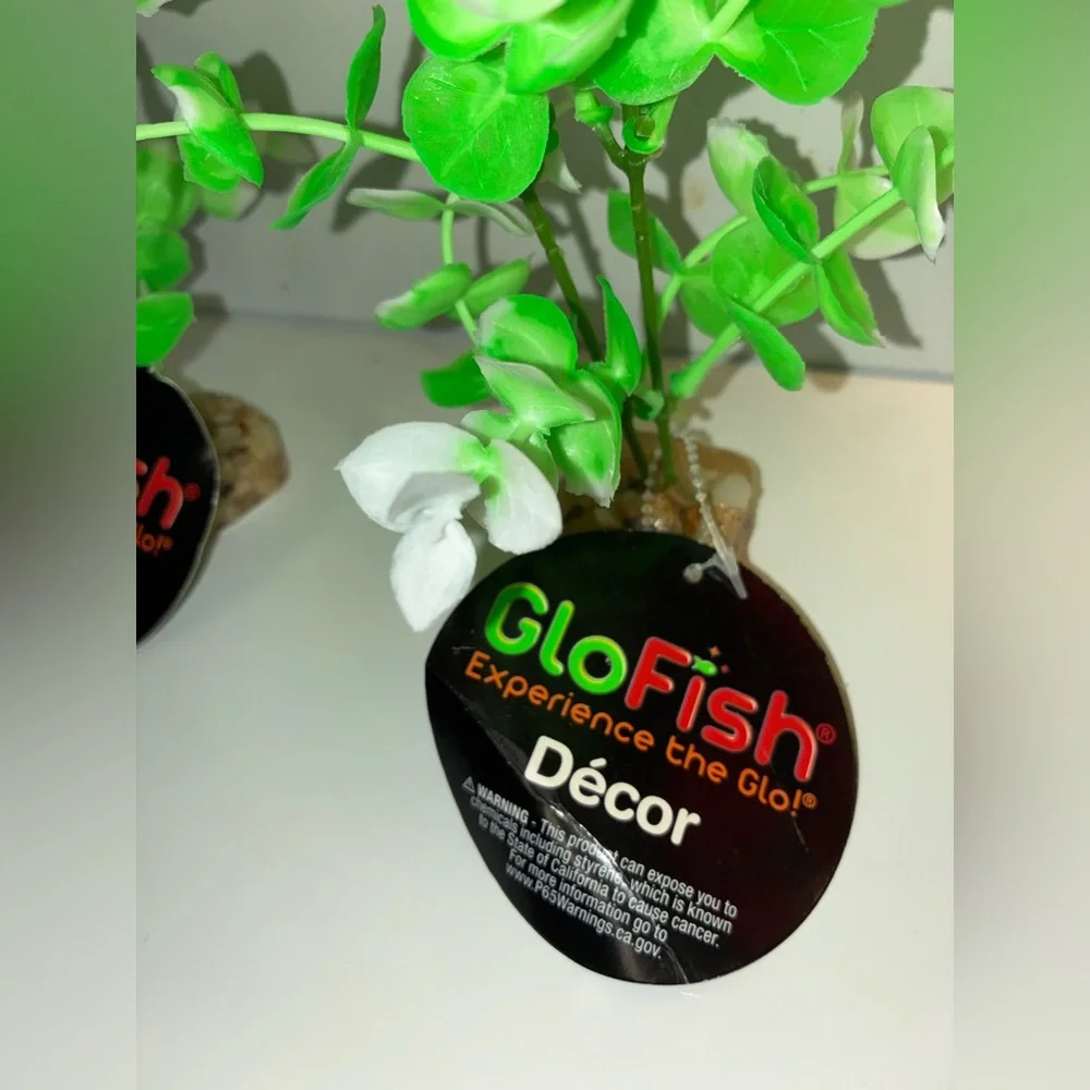 3/$8 (2) GloFish Aquarium Plants Medium